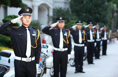 社區(qū)英雄守護(hù)家園——碧桂園保安獲民警與業(yè)主齊點(diǎn)贊
